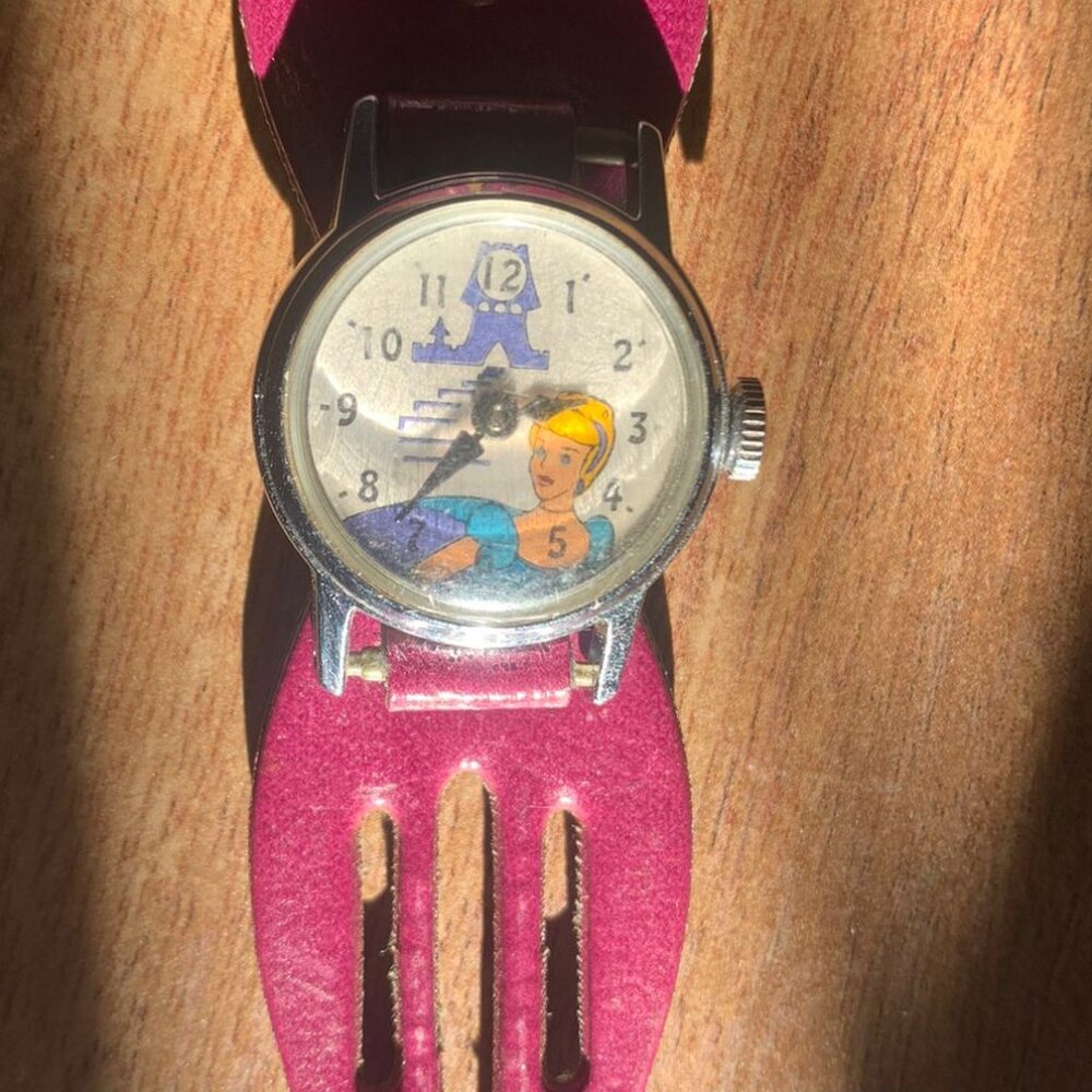 Vintage Rare Cinderella Disney Children Handwind Wind Up Watch 1971